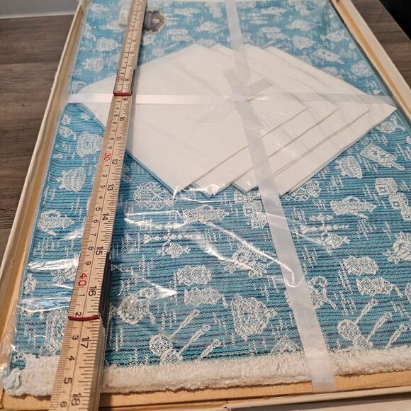 Vintage 8 Piece Luncheon Set Placemats and Napkins Blue Embroidered Kitchen Set - Picture 9 of 10